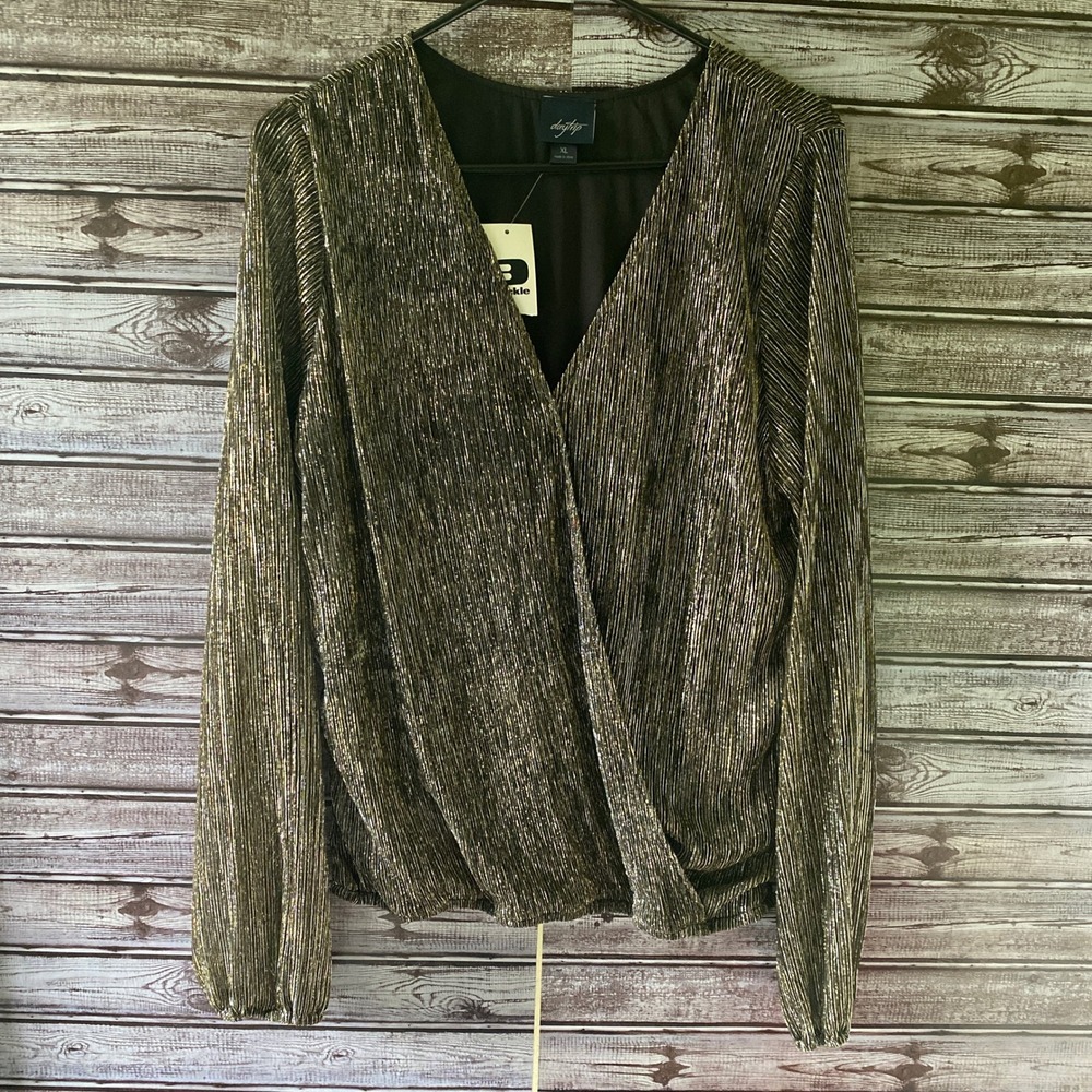 Daytrip Women's Long-Sleeved Surplice Top Size XL Black Gold Metallic V-Neck NWT